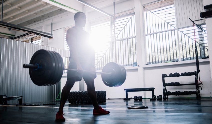 Los 7 beneficios del peso muerto para la salud y forma física: ¿Qué puede hacer por ti?
